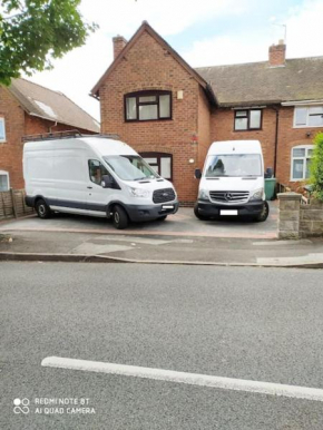 M6 J10, 8 beds, Free Parking, Max 10, Super Wifi,